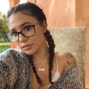 Meet your Posher, Victoria